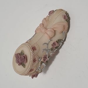 Dezine‎ Victorian Shoe 1995 Trinket Box Roses Pearl Hand Painted Design